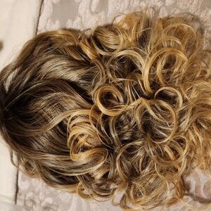 Curly Ombre Blonde Wig